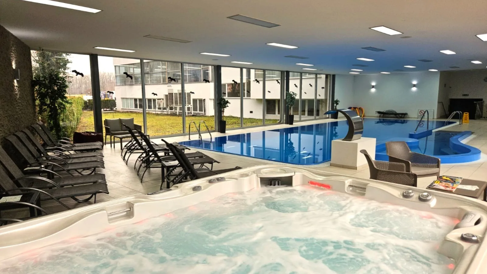 Schwimmbecken