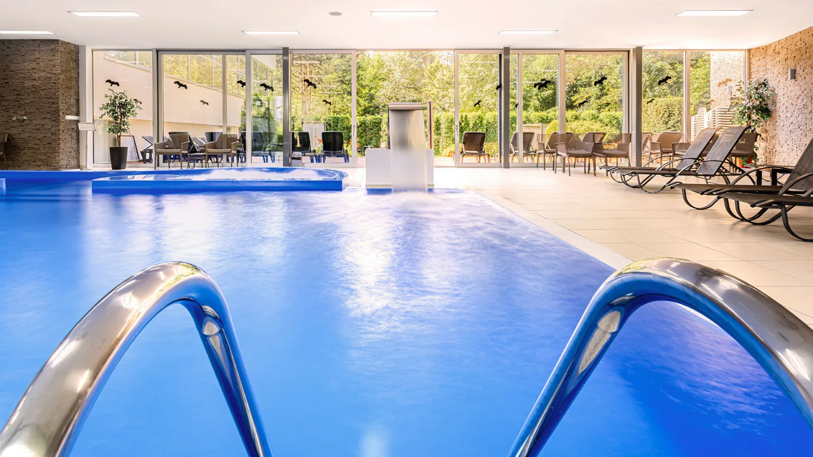 Schwimmbecken
