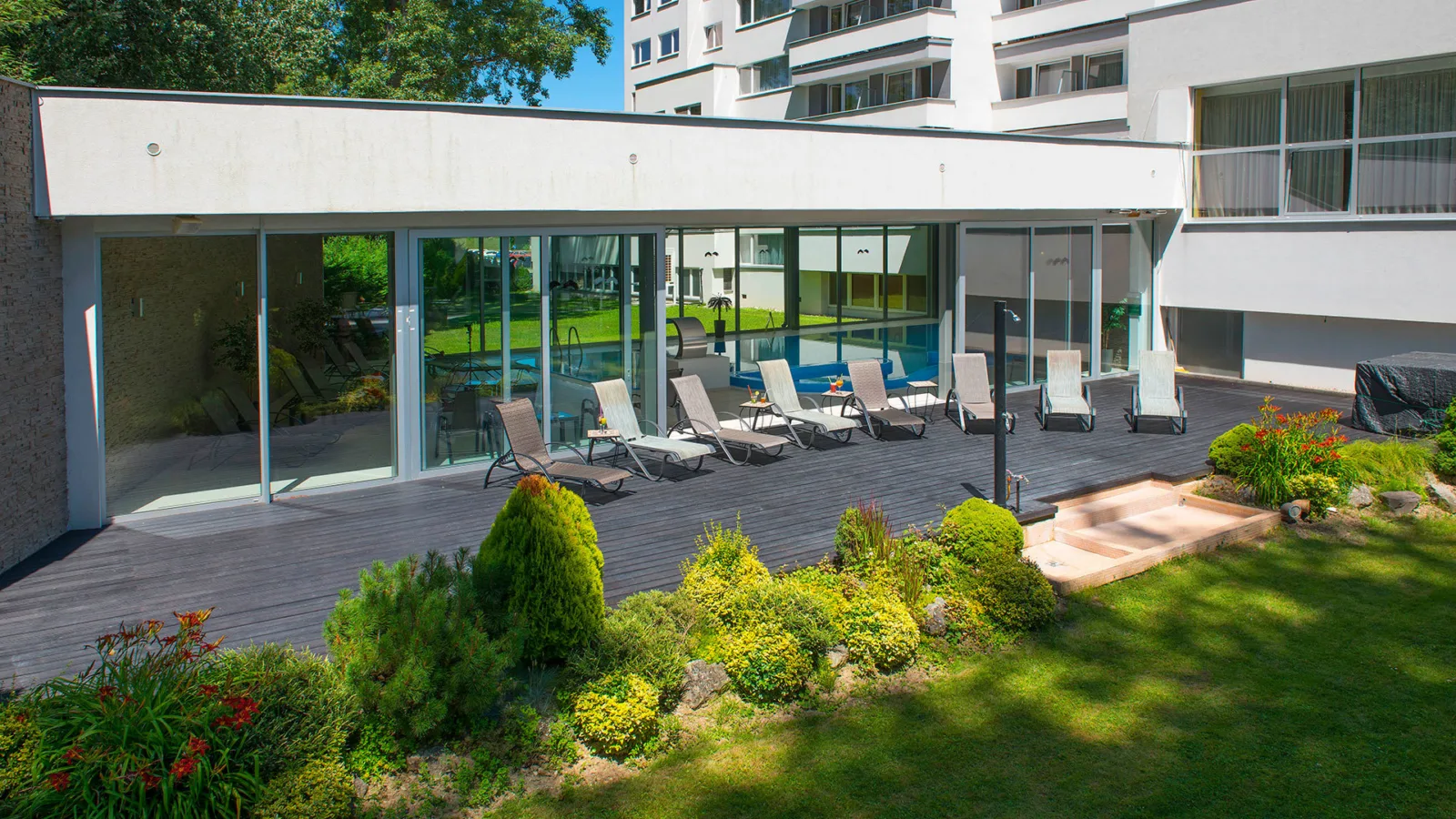 Schwimmbecken